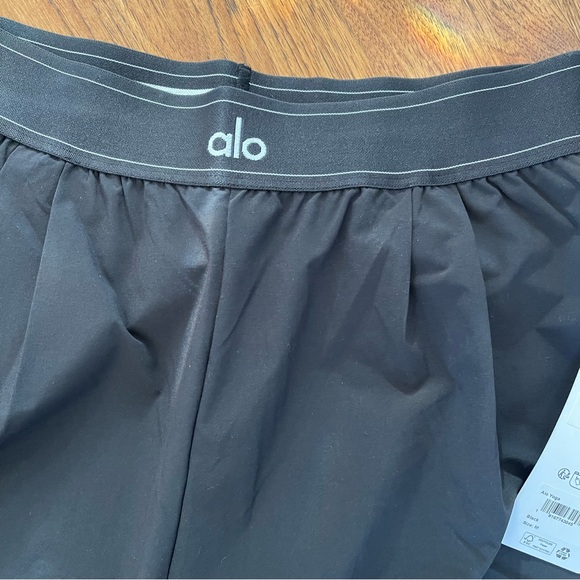 ALO Yoga Women's Black suit up trouser - Picture 6 of 7